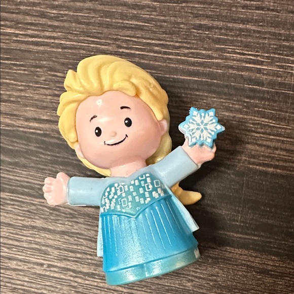 Fisher Price Little People Disney Frozen Elsa’s Ice Palace with Elsa figure ❄️ - Picture 14 of 15